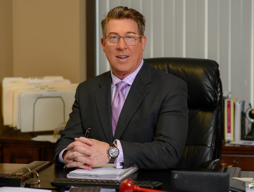 verified Business Lawyer in Lexington Kentucky - Richard David Lom
